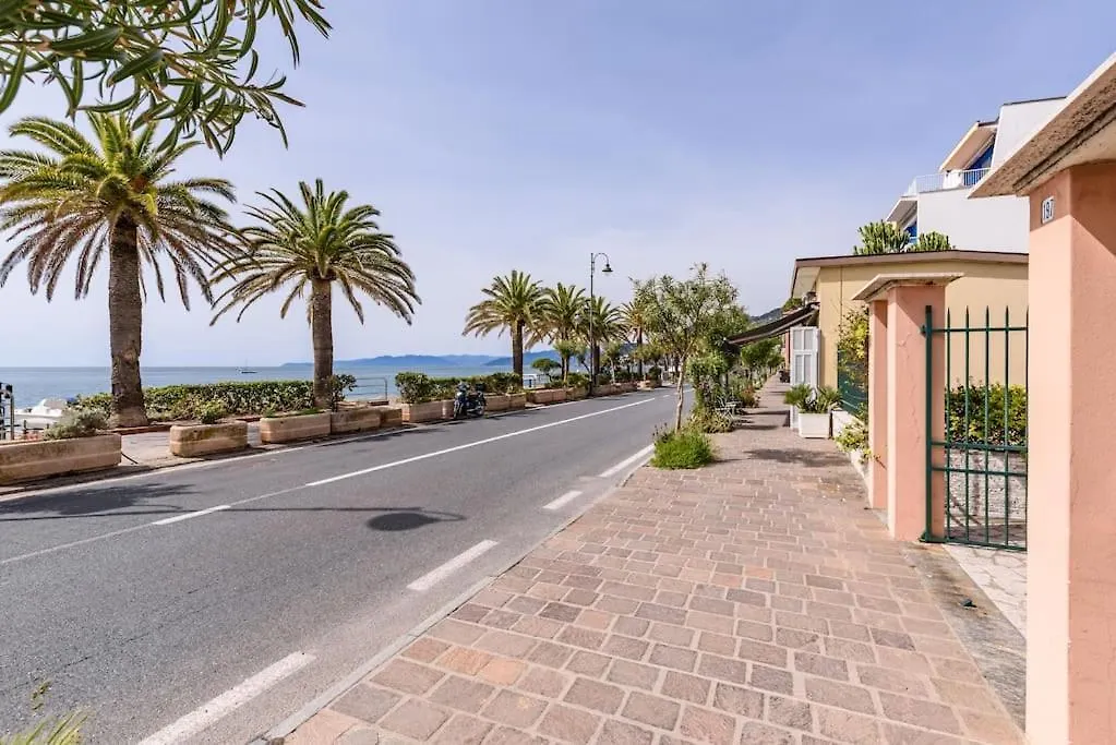 Diamante Sea Apartment Varigotti Italy